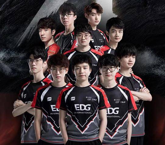 与球队一起 与球队一起